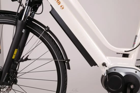 Batribike Gamma-S Step Through Hybrid Electric Bike, 28" Wheel - White 4 Batribike Gamma-S Step Through Hybrid Electric Bike, 28" Wheel - White - Image 2