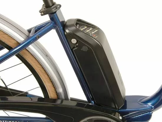 Ex-Demo Raleigh Array Low Step Electric Hybrid Bike, 400Wh Battery, 700c Wheel, 45cm - Silver/Blue 5 Ex-Demo Raleigh Array Low Step Electric Hybrid Bike, 400Wh Battery, 700c Wheel, 45cm - Silver/Blue - Image 3