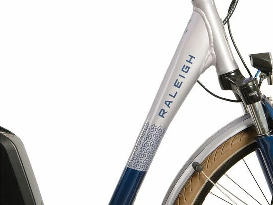 Ex-Demo Raleigh Array Low Step Electric Hybrid Bike, 400Wh Battery, 700c Wheel, 45cm - Silver/Blue 10 Ex-Demo Raleigh Array Low Step Electric Hybrid Bike, 400Wh Battery, 700c Wheel, 45cm - Silver/Blue - Image 8