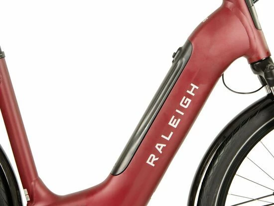 Ex Demo Raleigh Motus Tour Hub Low Step Electric Bike 2022, 51cm - Red 6 Ex Demo Raleigh Motus Tour Hub Low Step Electric Bike 2022, 51cm - Red - Image 4
