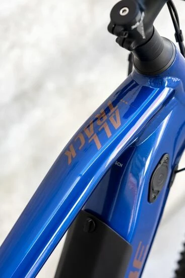 Haibike AllTrack 4 Hardtail Electric Mountain Bike 2023, BOSCH Perf. - Metallic Midnight Blue/Bronze 8 Haibike AllTrack 4 Hardtail Electric Mountain Bike 2023, BOSCH Perf. - Metallic Midnight Blue/Bronze - Image 6