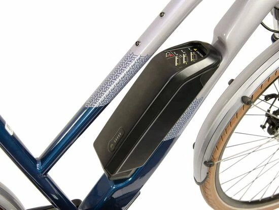 Raleigh Array Open Frame Electric Hybrid Bike, 400Wh Battery, 700c Wheel - Silver/Blue 7 Raleigh Array Open Frame Electric Hybrid Bike, 400Wh Battery, 700c Wheel - Silver/Blue - Image 5