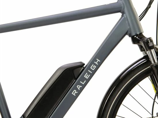 Raleigh Motus Crossbar Derailleur Alloy Electric Hybrid Bike 7 Speed, 700c - Dark Blue 7 Raleigh Motus Crossbar Derailleur Alloy Electric Hybrid Bike 7 Speed, 700c - Dark Blue - Image 5