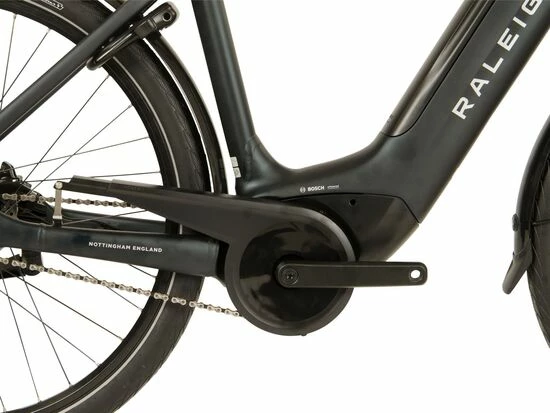 Raleigh Motus Grand Tour HUB Low Step Electric Bike 2022, BOSCH Active - Black 10 Raleigh Motus Grand Tour HUB Low Step Electric Bike 2022, BOSCH Active - Black - Image 8