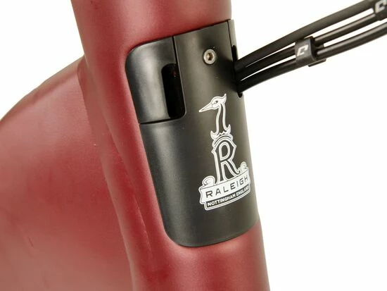 Raleigh Motus Tour Hub Low Step Electric Bike 700c Red 5 Raleigh Motus Tour Hub Low Step Electric Bike 700c Red - Image 3